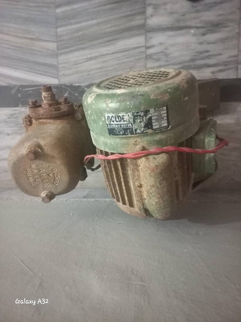 golden donkey piston pump

                                                            alt=