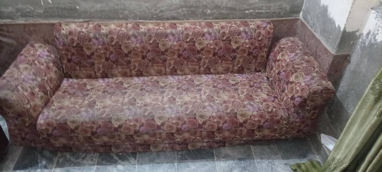 sofa cumbed

                                                            alt=