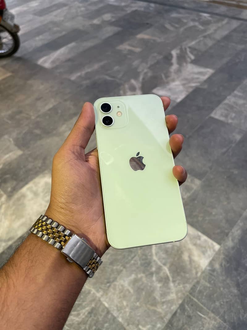 iphone 12

                                                            alt=