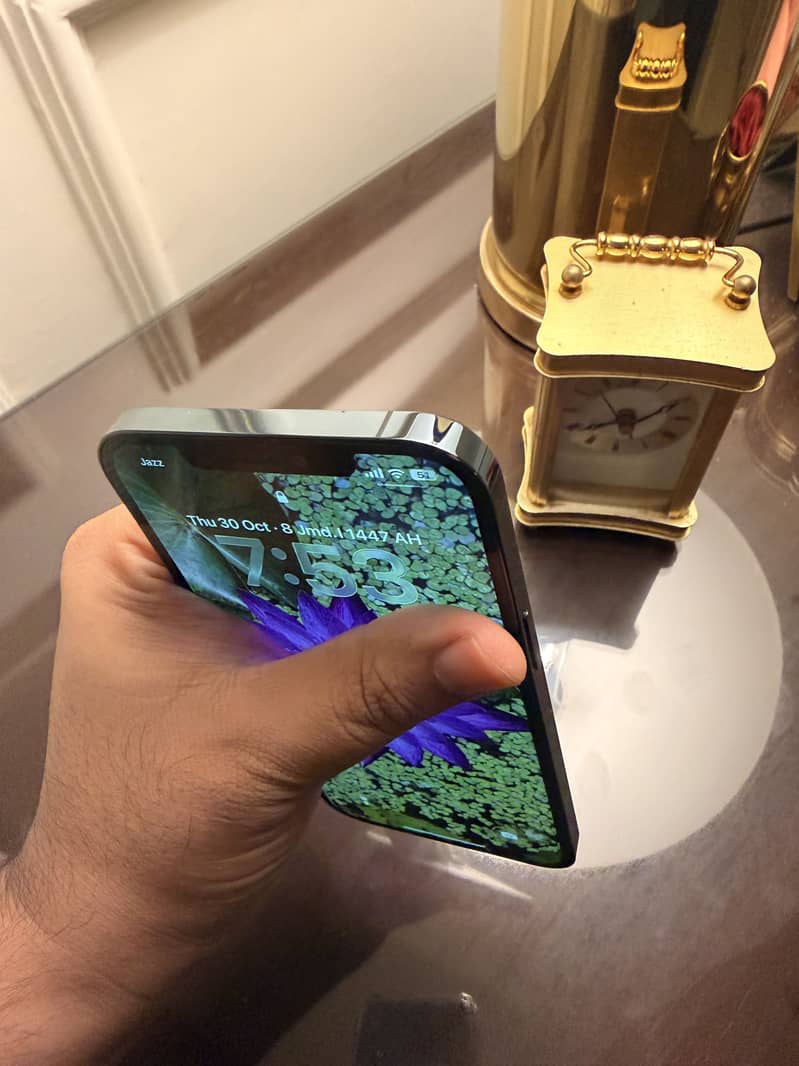 12 pro max 256gb FU

                                                            alt=