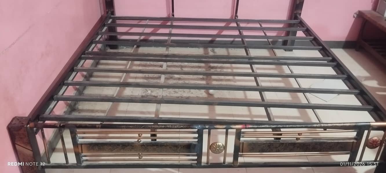 Iron bed

                                                            alt=