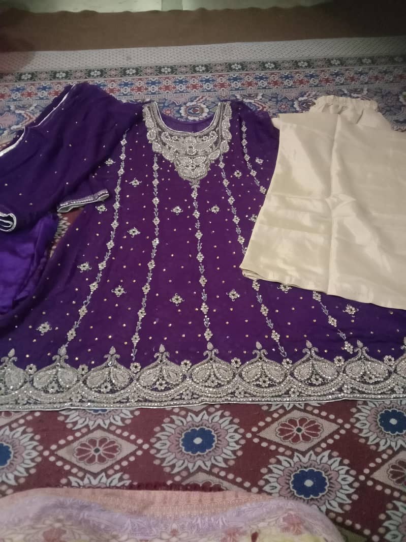 short frok with plazu

                                                            alt=