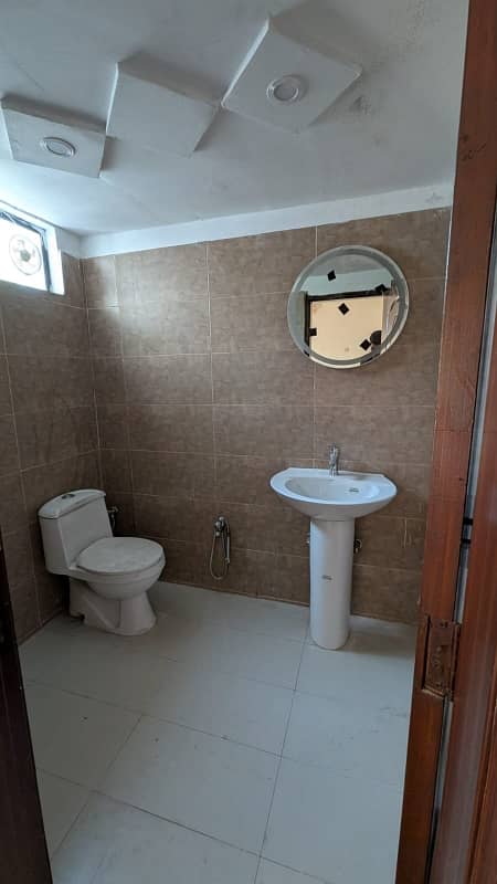 3.5 MARLA BRAND NEW MODERN HOUSE MOST BEAUTIFUL PRIME LOCATION FOR SALE IN NEW LAHORE CITY PH 2 C Block

                                                            alt=