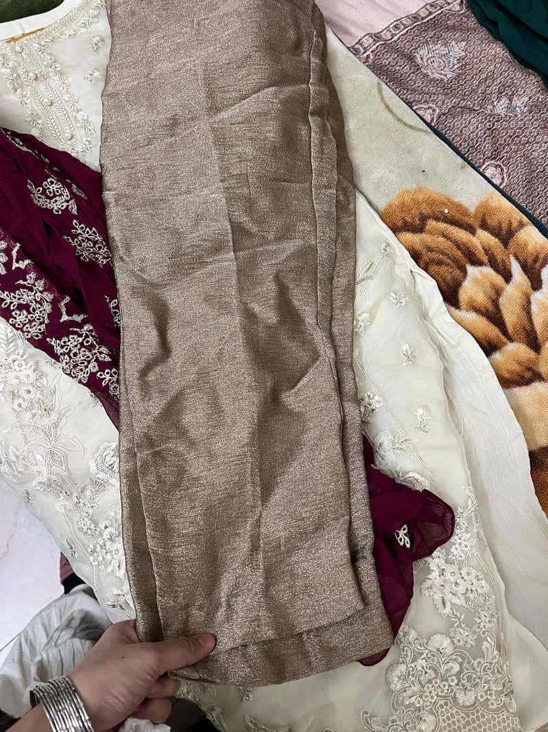 one time used branded fastive wear

                                                            alt=