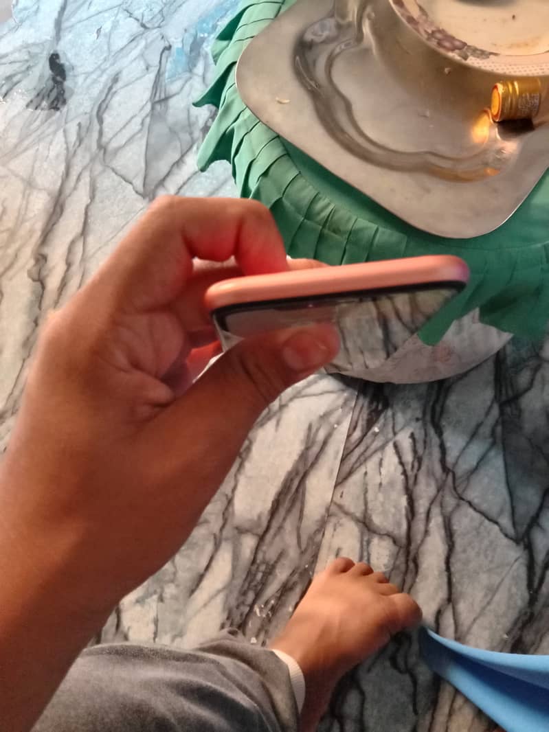 IPhone XR non pta 64 only exchange with iphone

                                                            alt=