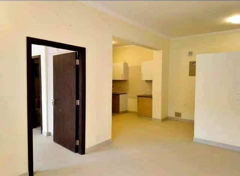 READY TO MOVE 955sq ft 2Bed Lounge Flat FOR SALE Outer Corner Apartment with AMAZING VIEW. 2KM from MAIN GATE of BTK\

                                                            alt=