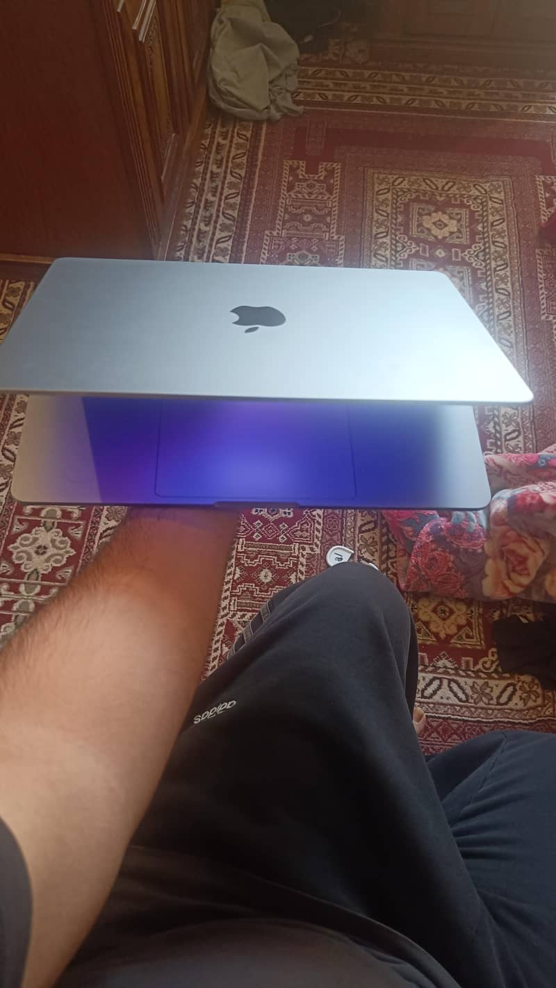 MacBook Air M2

                                                            alt=