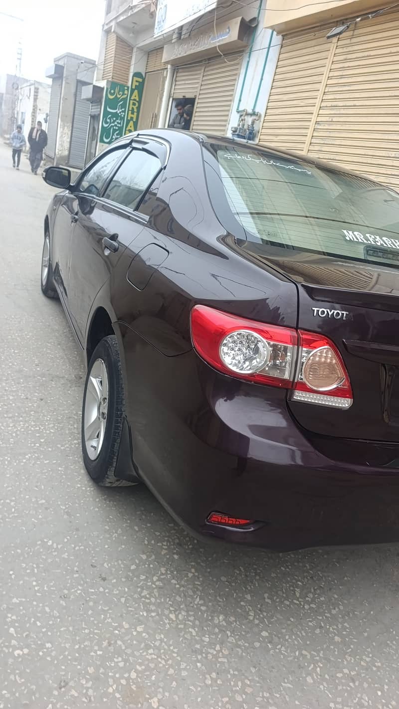 Toyotta Carrolla. 2012 model GLI

                                                            alt=