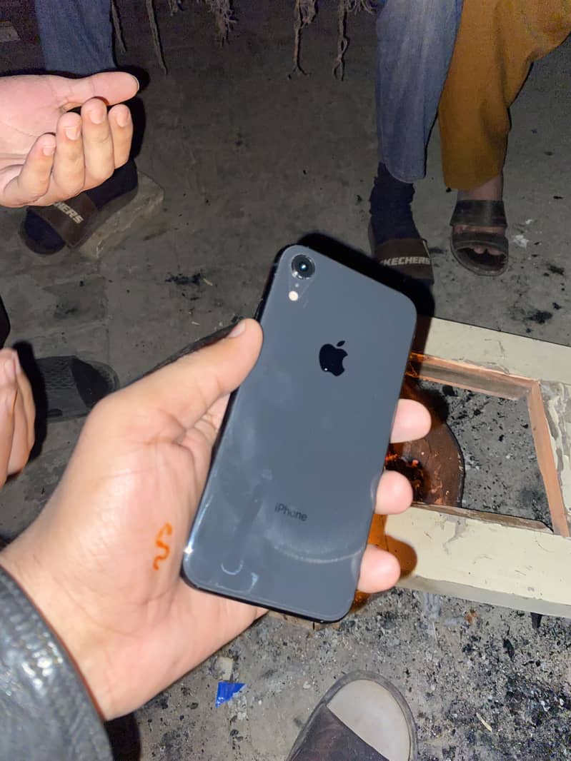 iphone xr 128gb

                                                            alt=