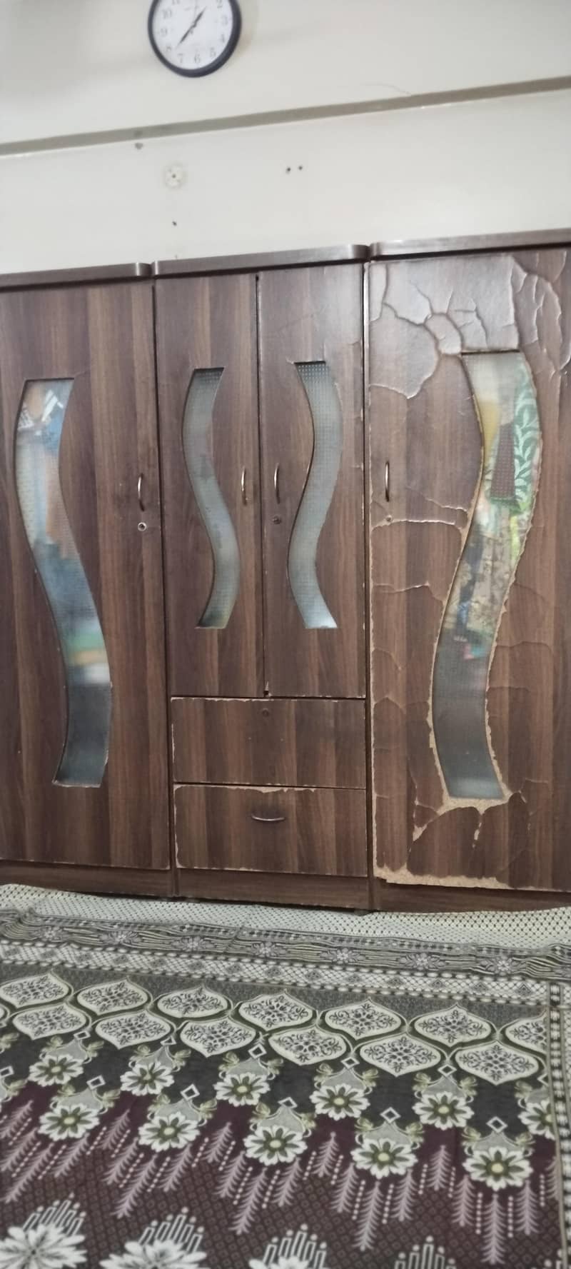 wardrobe

                                                            alt=