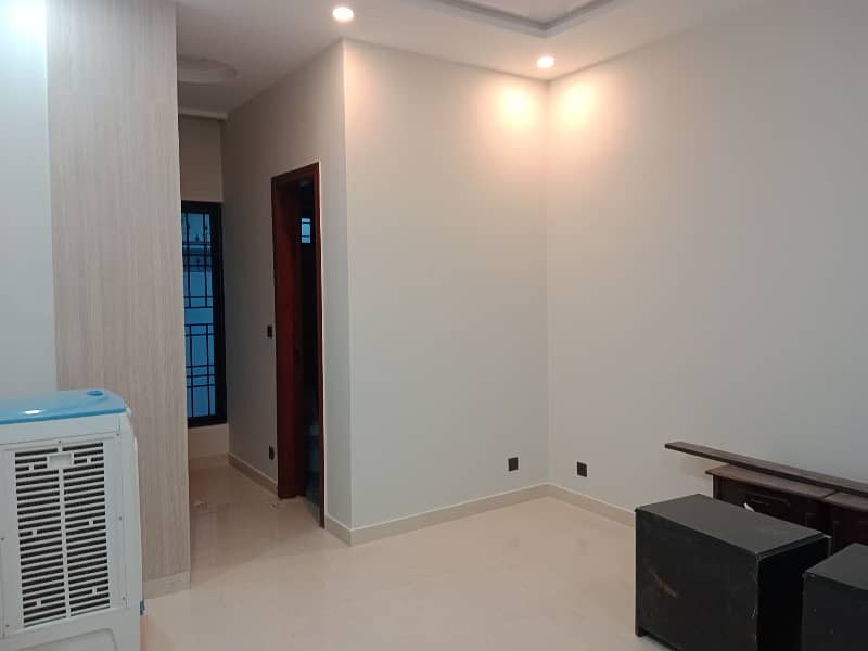 UPPER PORTION FOR RENT PRIME LOCATION

                                                            alt=