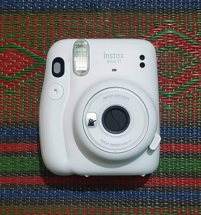Instax mini 11

                                                            alt=