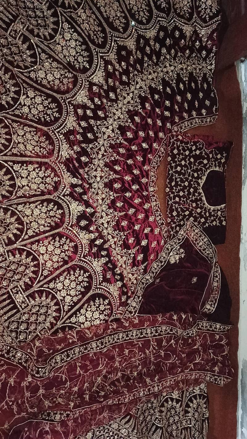 lehnga

                                                            alt=