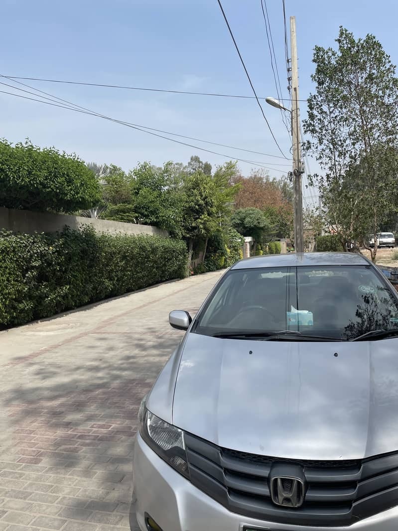 Honda city 2009 silver

                                                            alt=