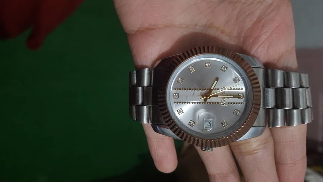 men watches availble

                                                            alt=