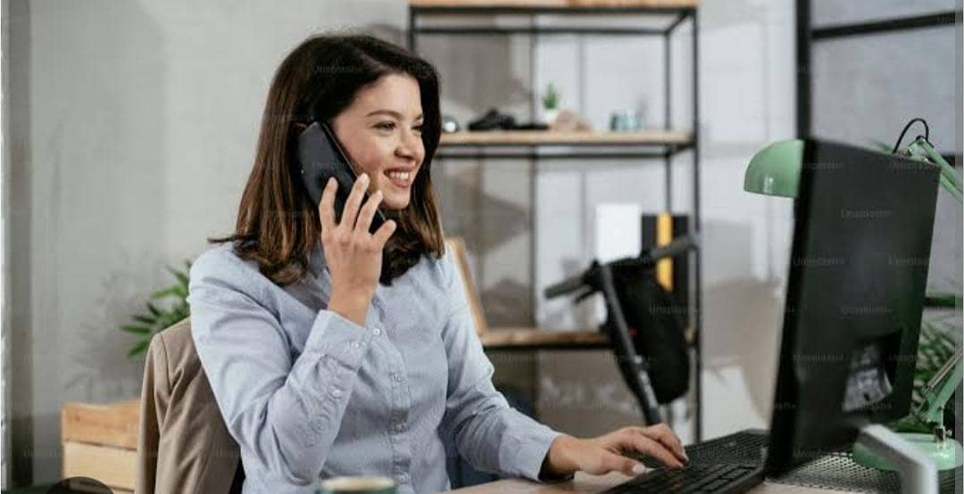 female office secretary

                                                            alt=