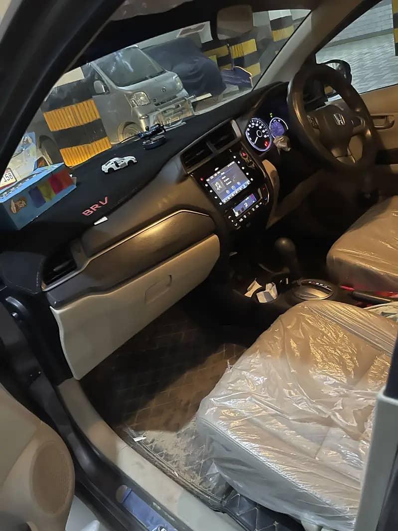 Honda BR-V i -vtec S series

                                                            alt=