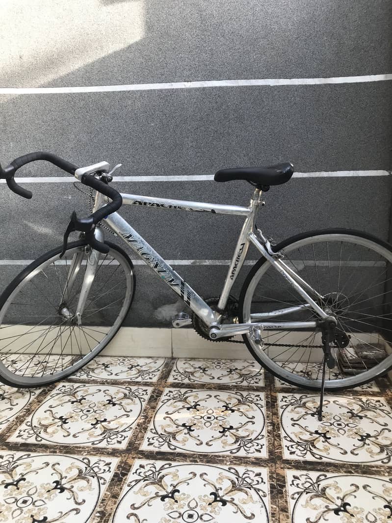 road bike total aluminium body bicycle

                                                            alt=