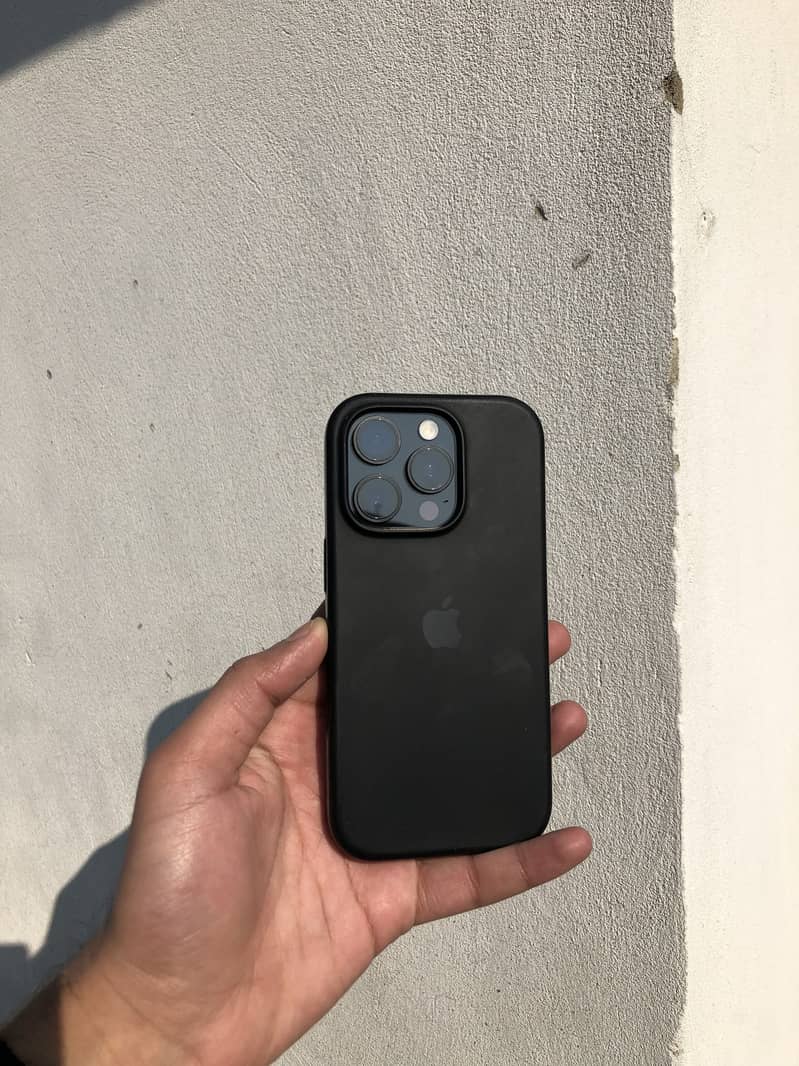 Iphone 16 pro (pta approved)

                                                            alt=