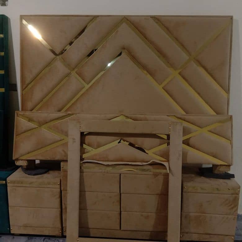 bed / bed set / king size bed / double bed / poshish bed / furniture

                                                            alt=