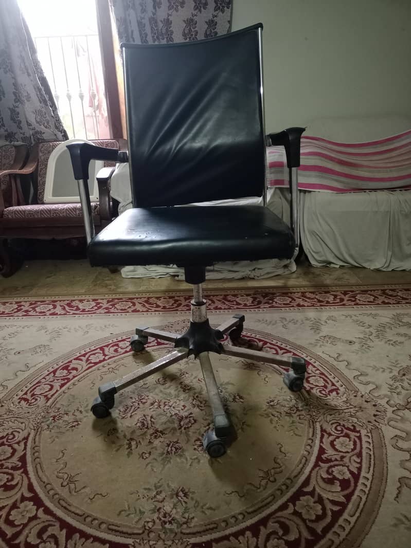 Office Chair

                                                            alt=