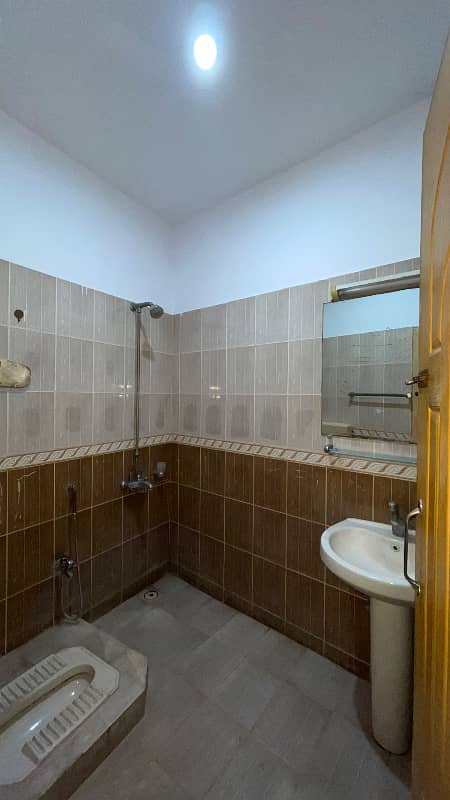 Upper Portion for Rent H-13 Islamabad

                                                            alt=