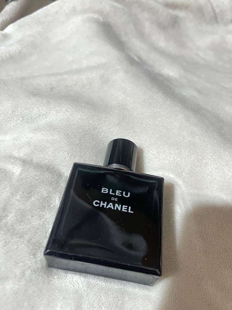 BLEU DE CHANEL

                                                            alt=