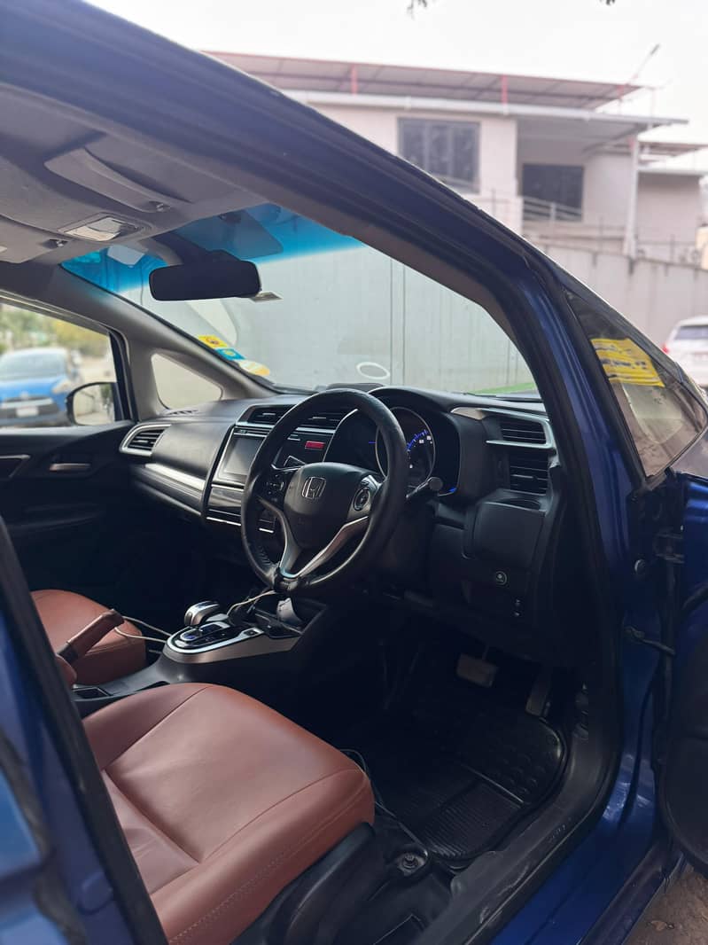 HONDA FIT

                                                            alt=