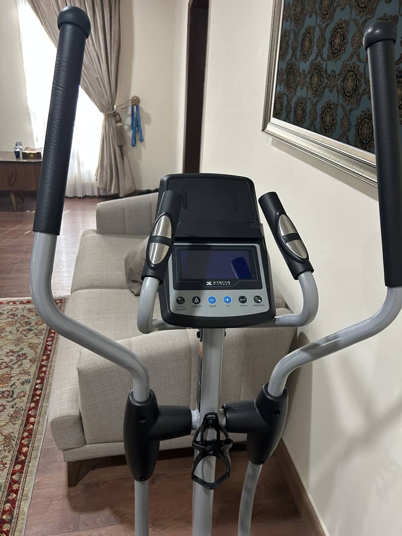 Xterra Eleptical E15

                                                            alt=