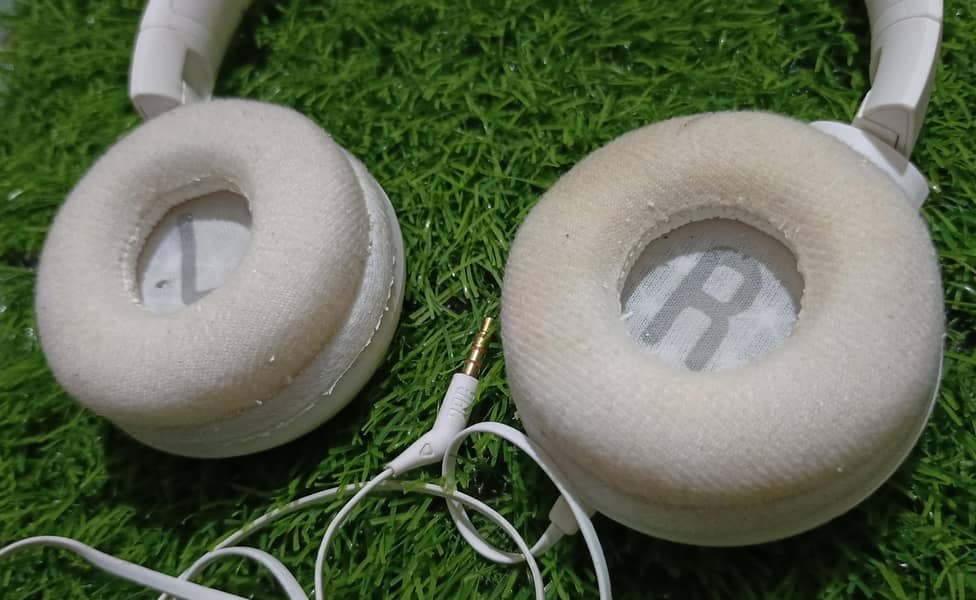 JBL Tune 450 Urbanears Plattan Steelseries Sony Wired Headphones

                                                            alt=