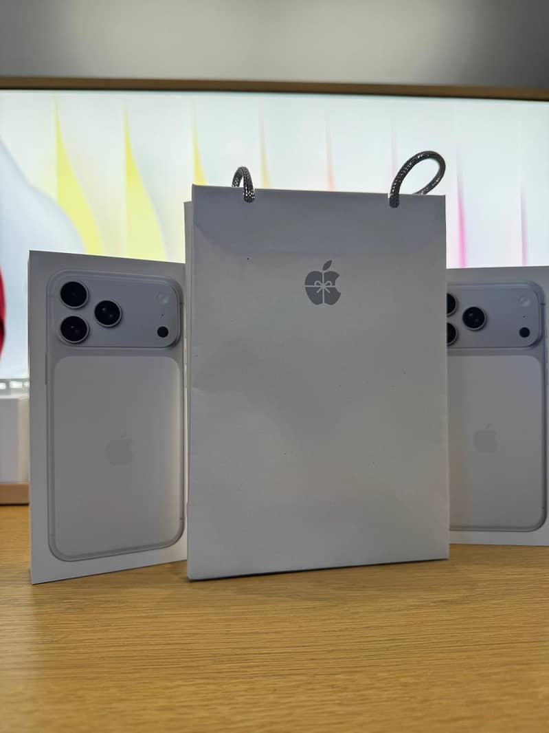 iPhone 17 Pro Max 256GB/512GB Dual Physical Sim non PTA Box pack

                                                            alt=