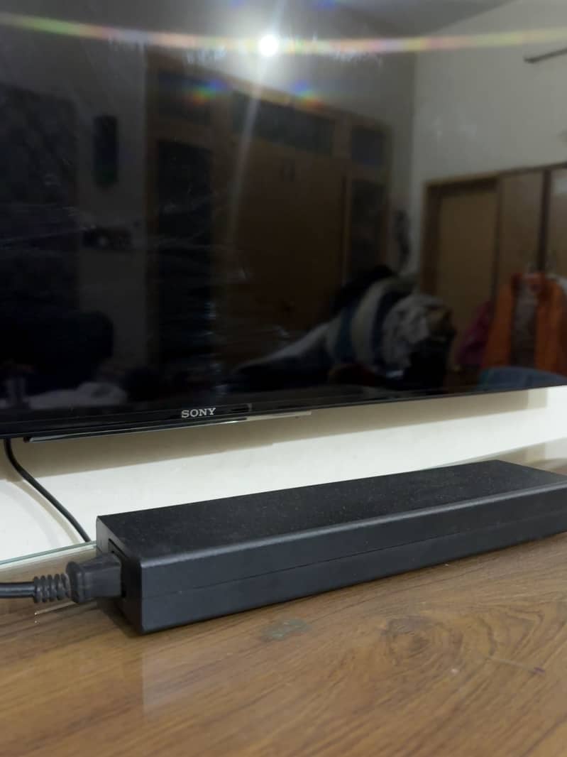 Sony XBR-55X930D

                                                            alt=