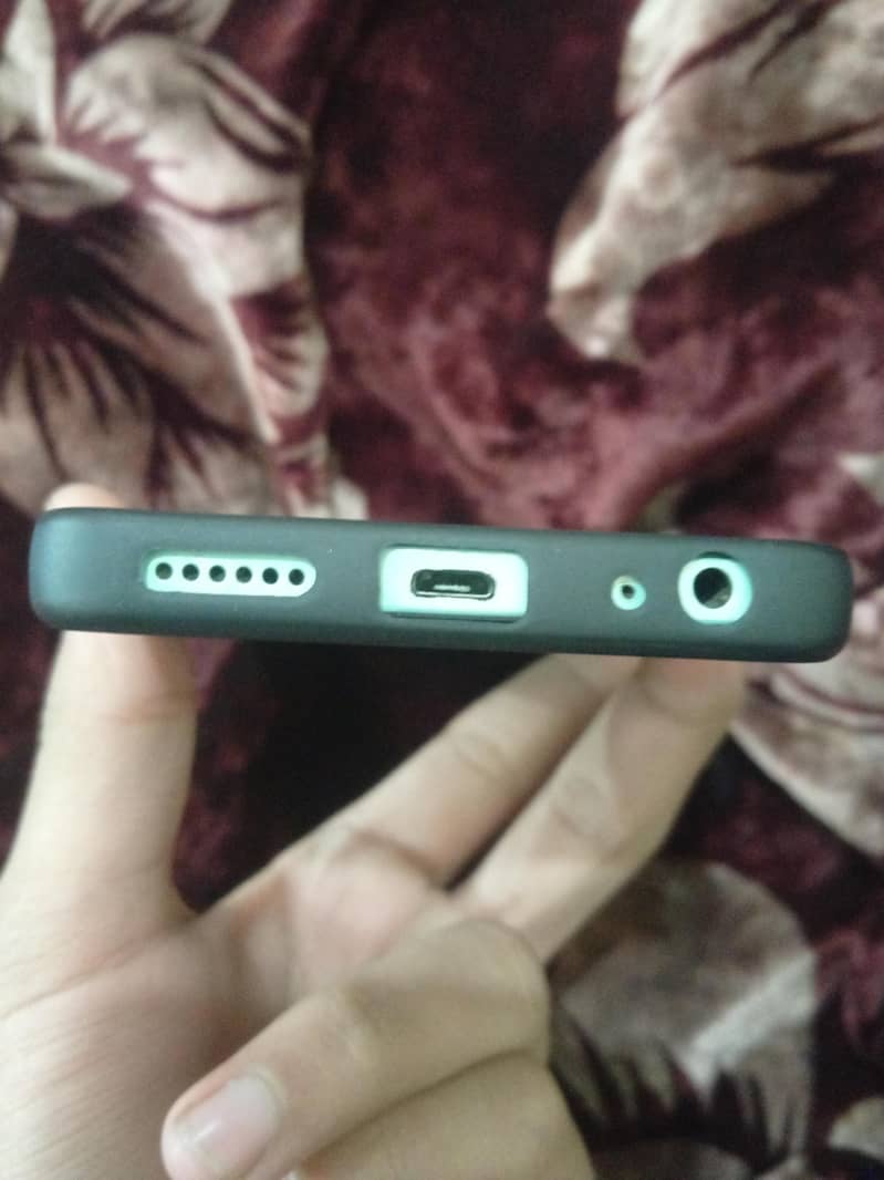 Urgent sale all orignal no demage: phone number 03204092891

                                                            alt=