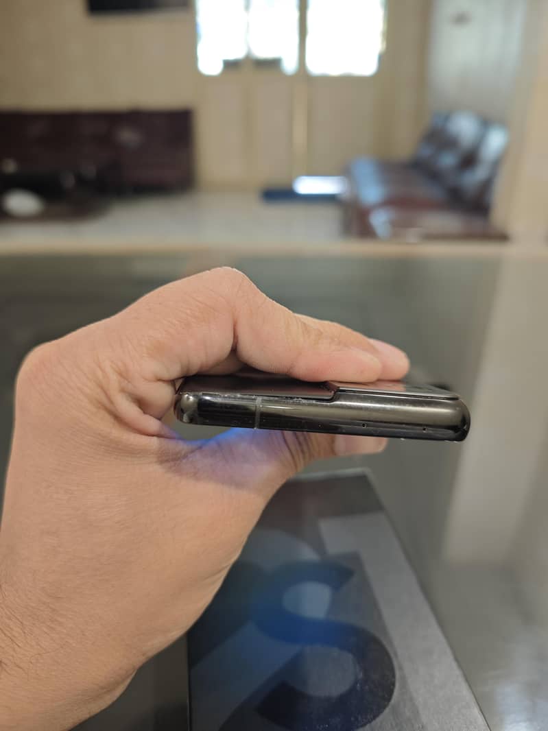 Samsung Galaxy S21 Ultra

                                                            alt=