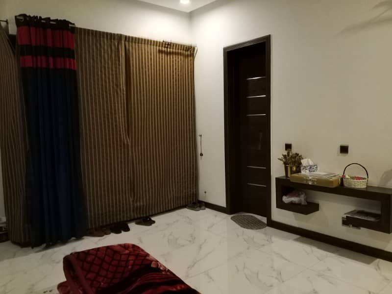 Sami furnished lower portion available for Rent.

                                                            alt=