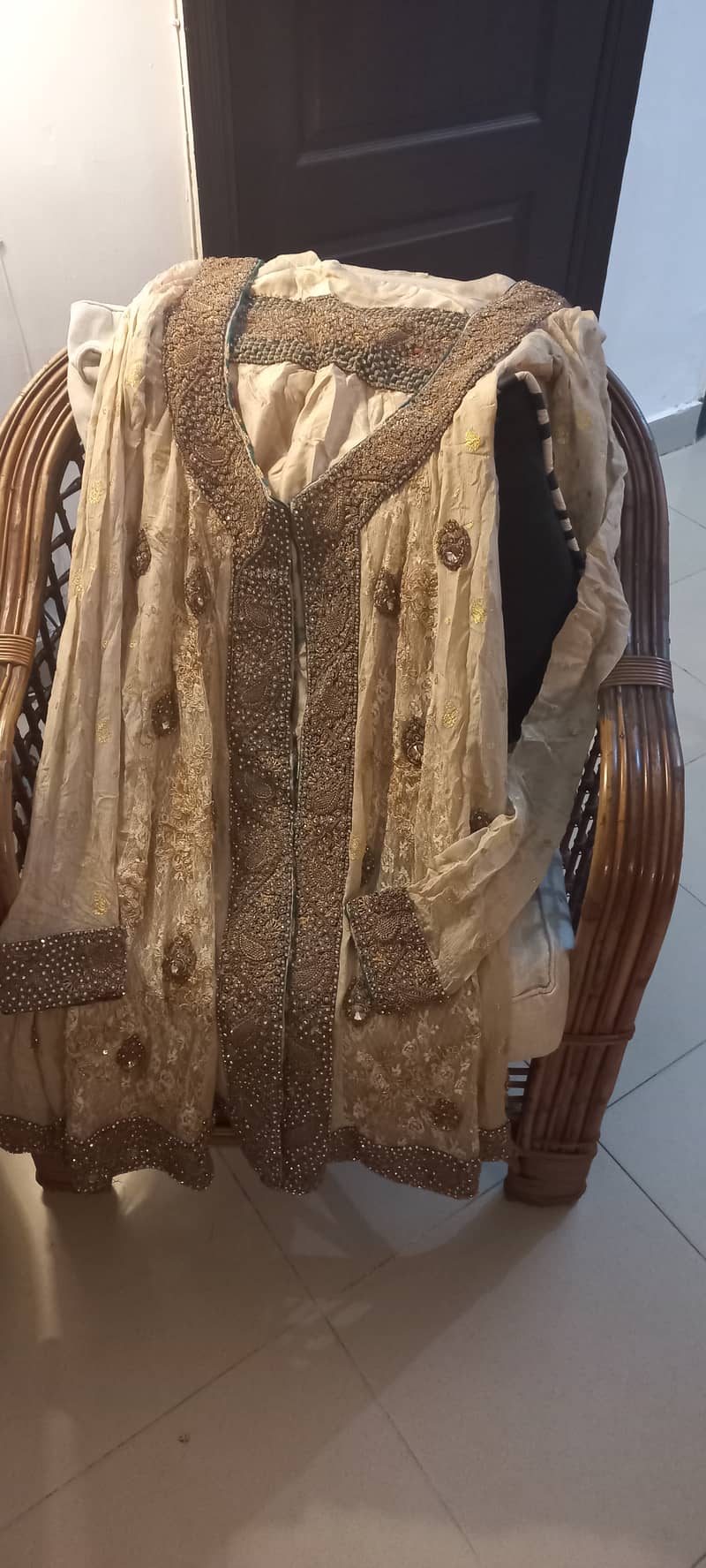 Bridal walima dress

                                                            alt=