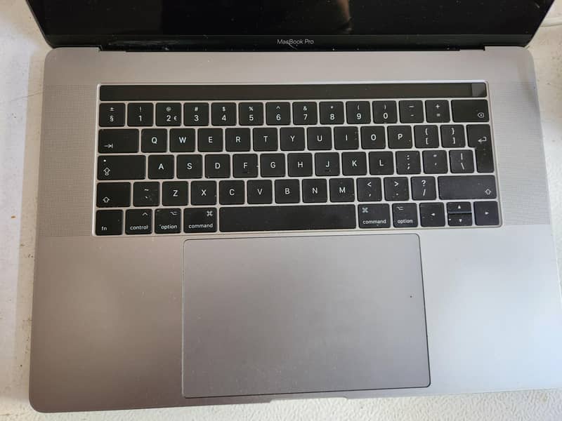 Apple macbook pro 15inch 2017

                                                            alt=