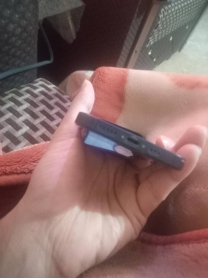 iphone 13 jv 128 GB

                                                            alt=