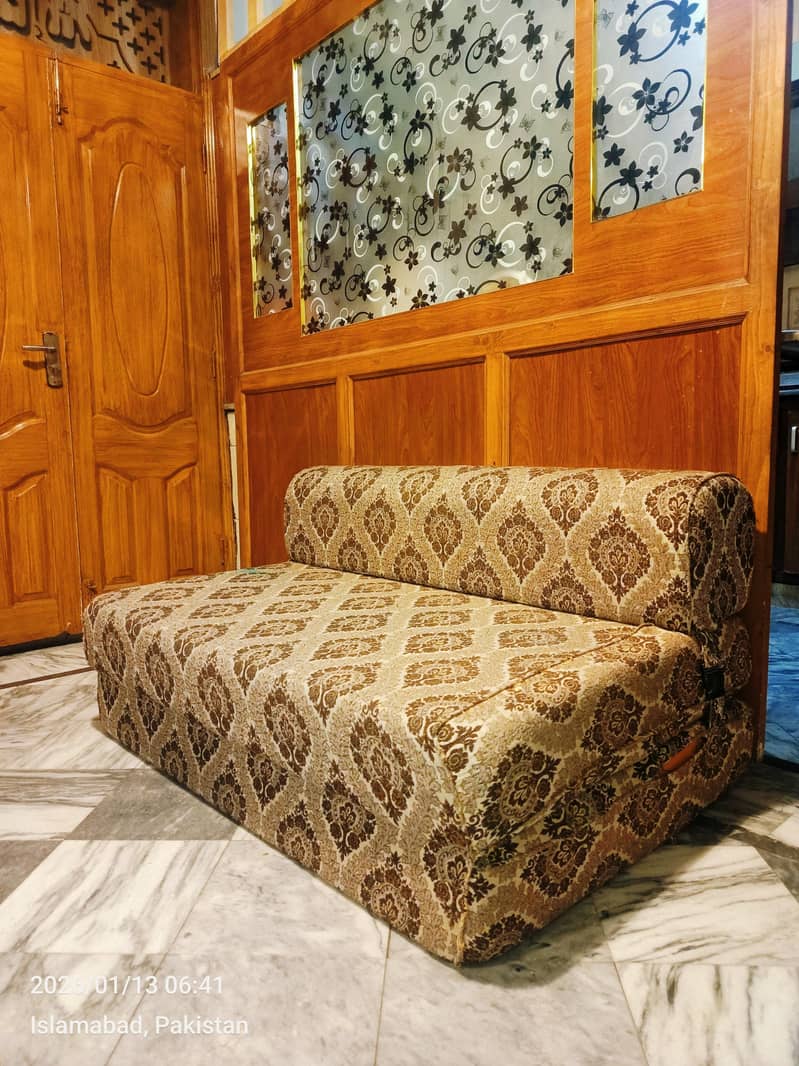 Sofa Cum Bed

                                                            alt=