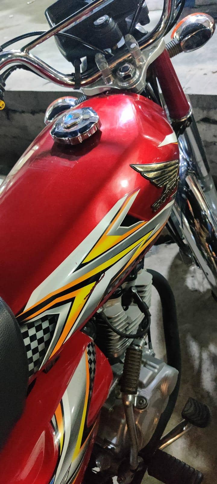 Honda CG 125 first owner

                                                            alt=