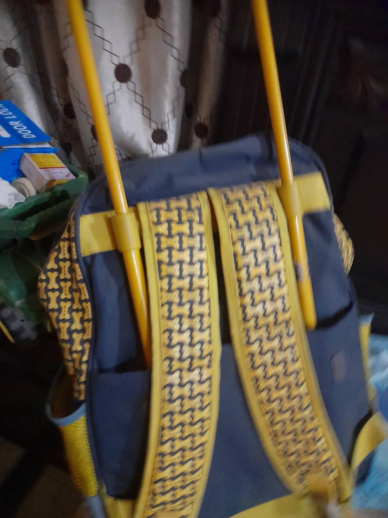 trolley bag

                                                            alt=