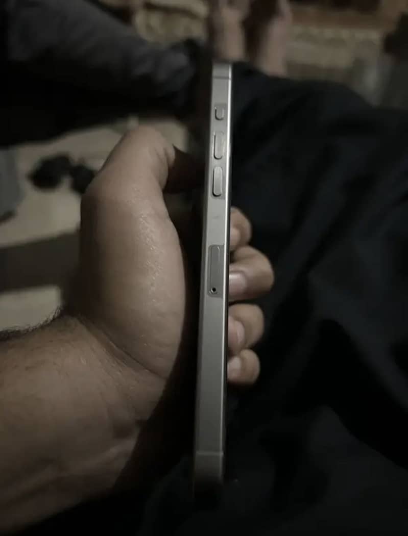 Iphone 15 pro max 256hb HK

                                                            alt=