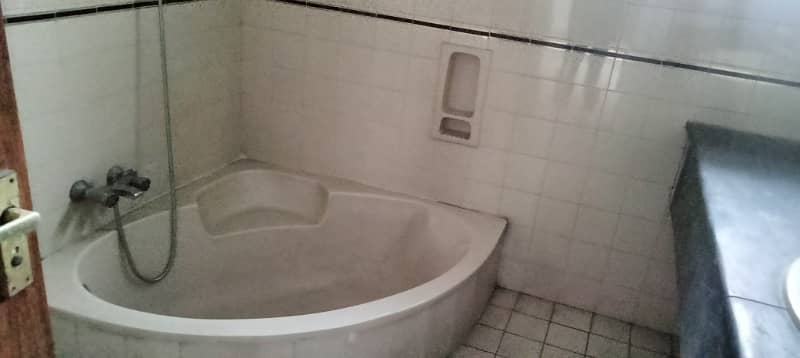 One Kanal Slightly Used Bungalow For Rent DHA Phase 4 Lahore.

                                                            alt=