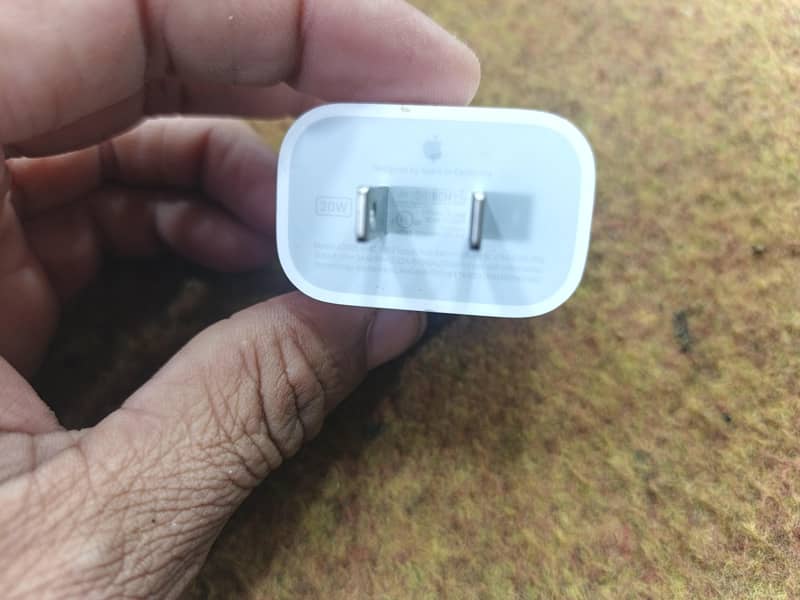 iphone c2c charger new orgnal  use nhi howa 20watt orgnal cable k sath

                                                            alt=