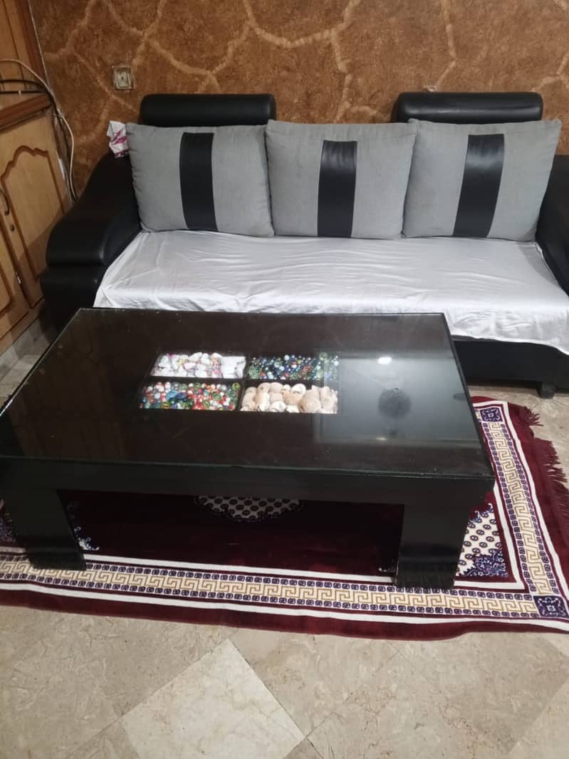 Tables// coffee tables// tables for sale

                                                            alt=