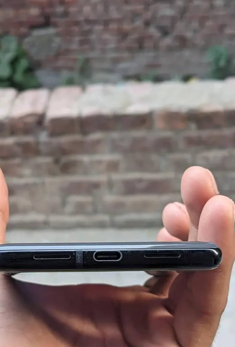 Google Pixel 6 pro

                                                            alt=