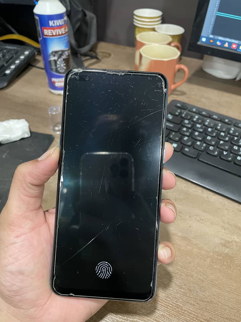 Oppo F17 pro with box

                                                            alt=