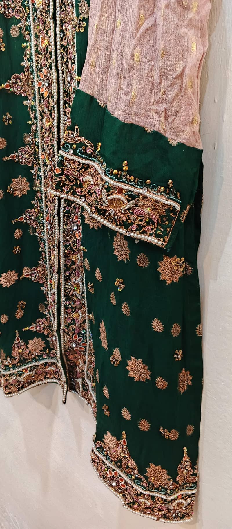 green fancy shirt

                                                            alt=