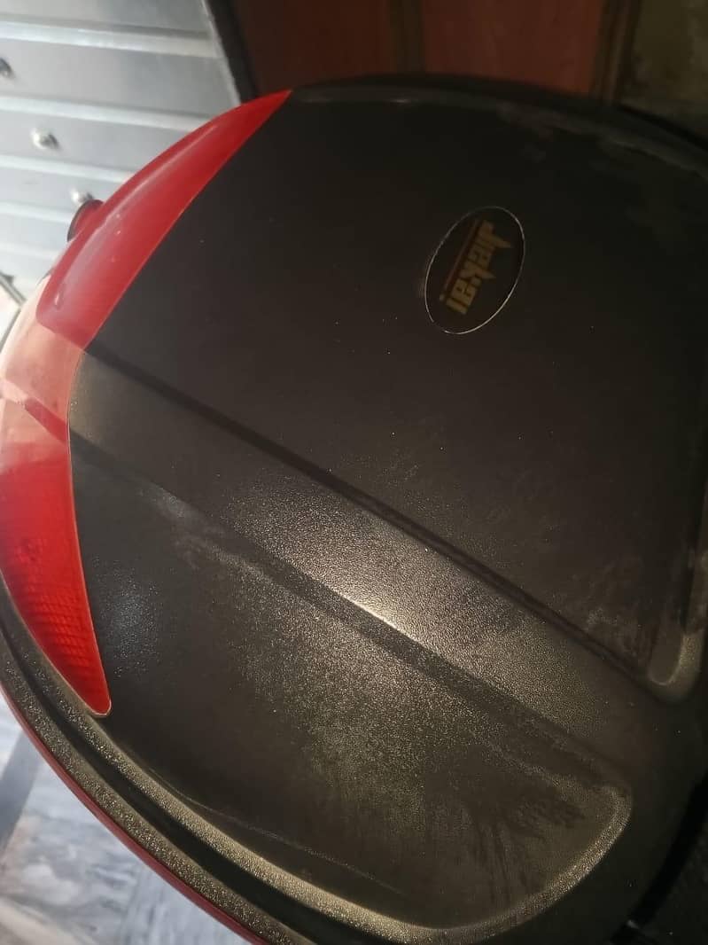 suzuki bike box JIEKAI

                                                            alt=