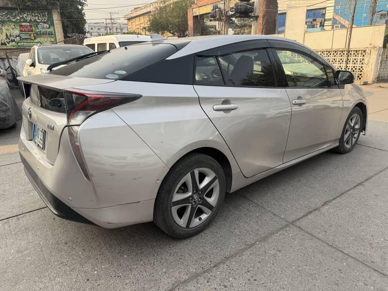 Toyota Prius S Touring Model 2016/18

                                                            alt=
